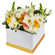 хризантемы и розы в коробке. Словакия